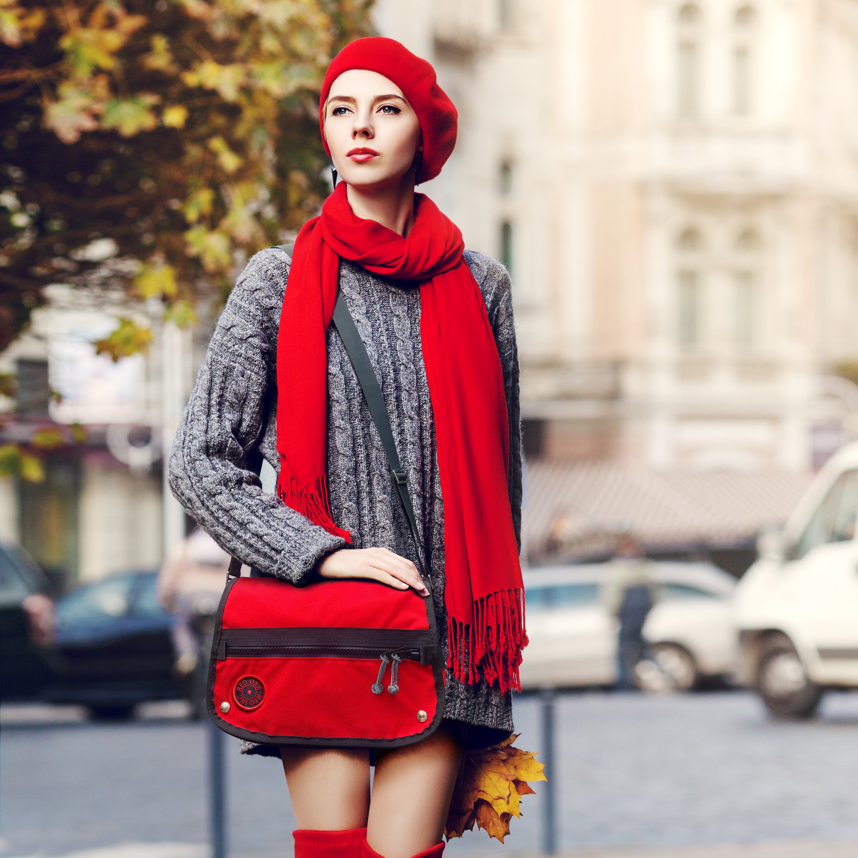 Chica messenger bag with model.