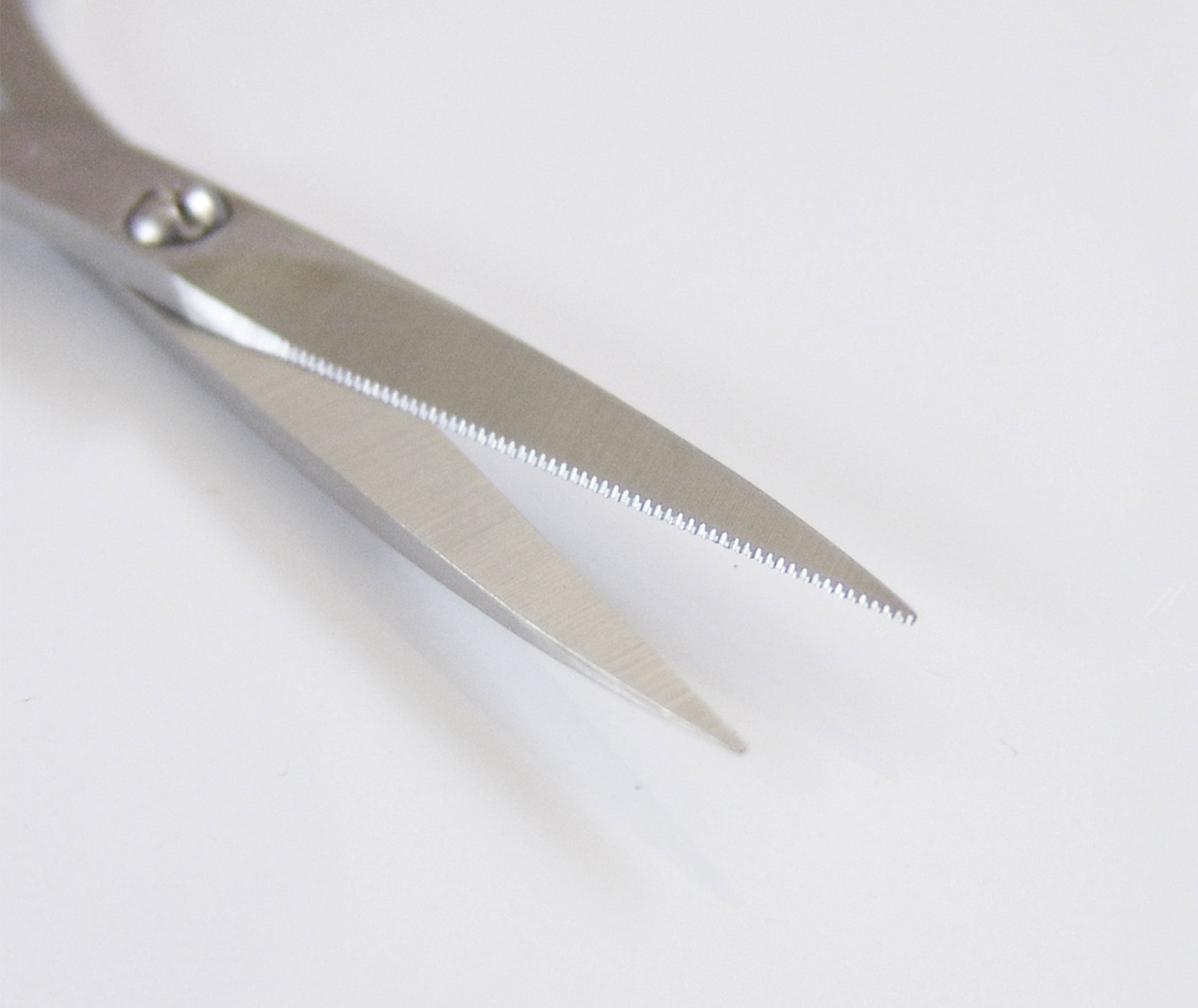 Seki Edge mustache scissors with serrated edge 