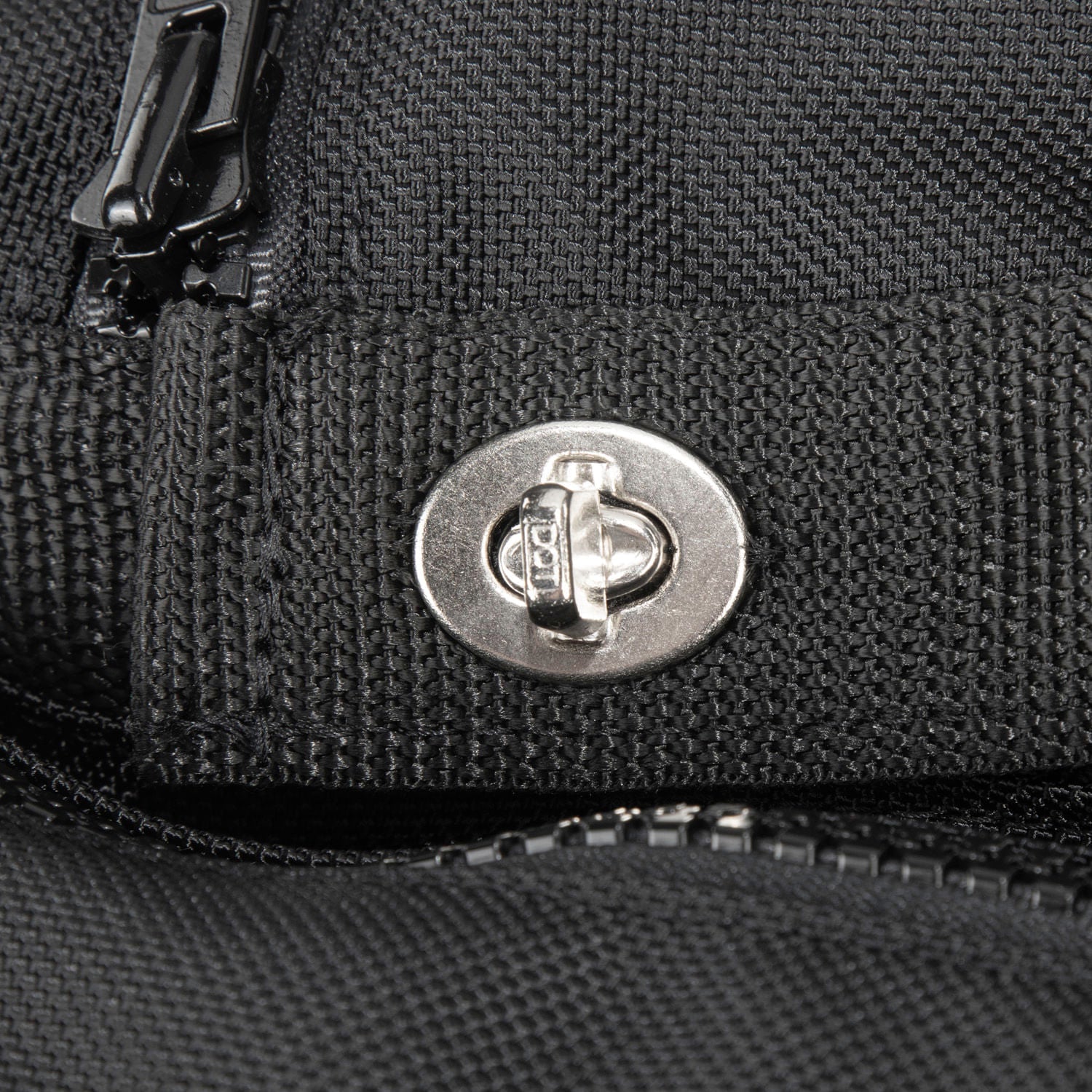 Turn Lock bag closure