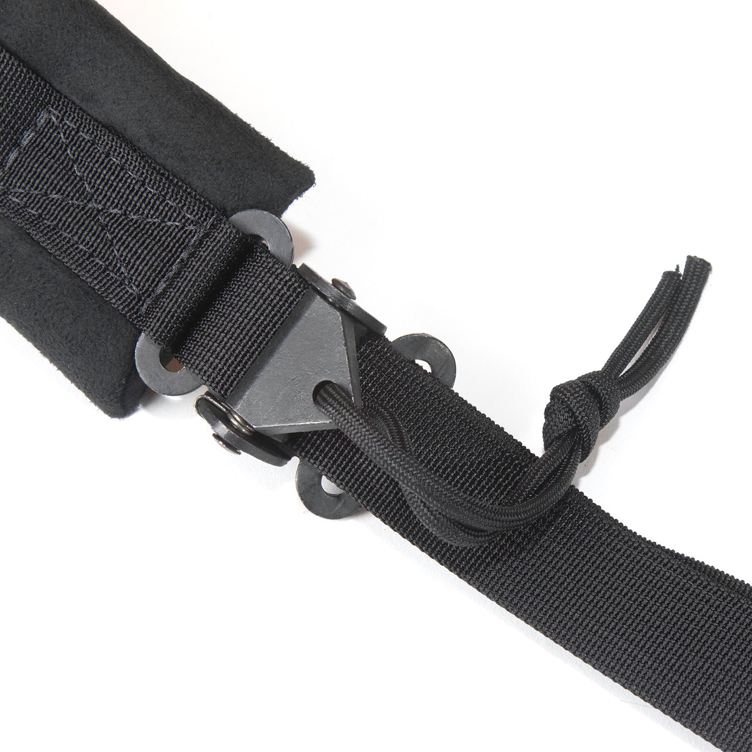 Shoulder strap adjuster is an ALICE style. 