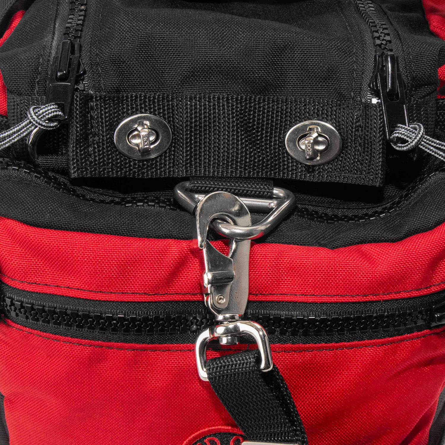 Turn lock hardware, V ring and shoulder strap 360 degree swivel clip.